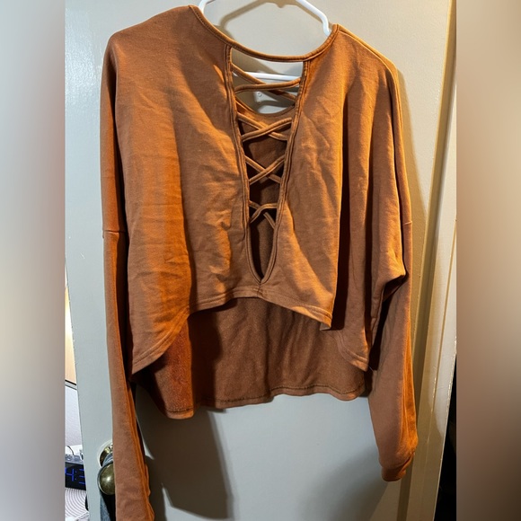 crop top - Picture 2 of 3